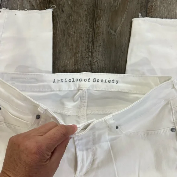 Articles Of Society Women's Crisp White Ankle Jeans - Picture 4 of 11